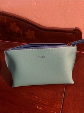 La Mer Aqua Cosmetic Wristlet with Blue Trim